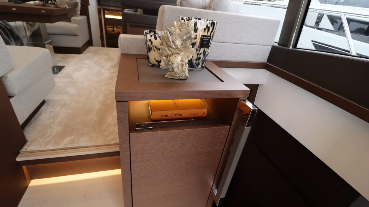Prestige 520-124 Motor Yacht for Sale Interior - Lengersyachts (6)