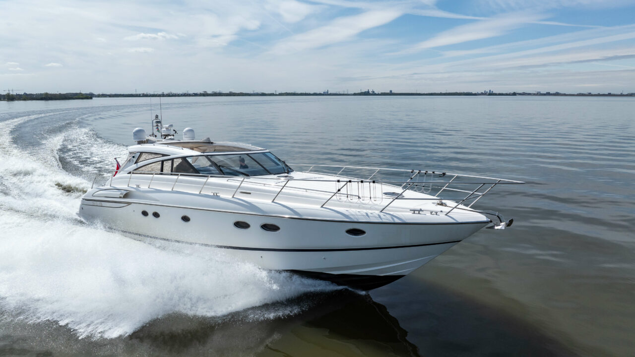 Princess V58 motor yacht for sale exterior image – Lengers Yachts (14)