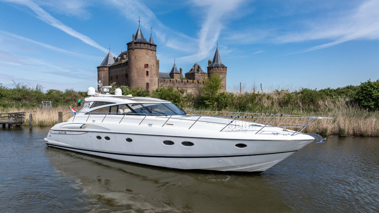 Princess V58 motor yacht for sale exterior image – Lengers Yachts (23)