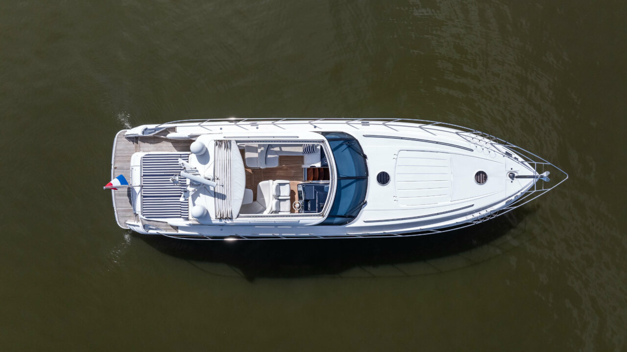 Princess V58 motor yacht for sale exterior image – Lengers Yachts (7)