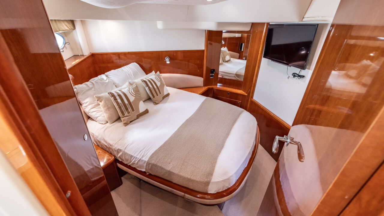 Princess V58 motor yacht for sale interior image – Lengers Yachts (5)